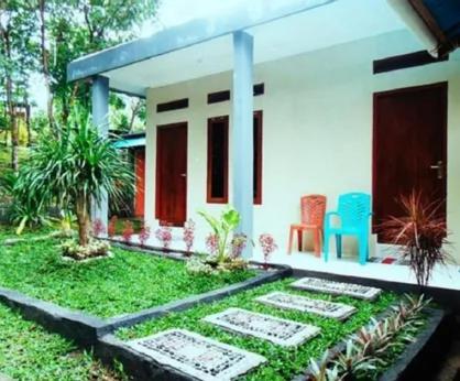 Tangkoko Macaca Hotel Rinondoran Exterior photo